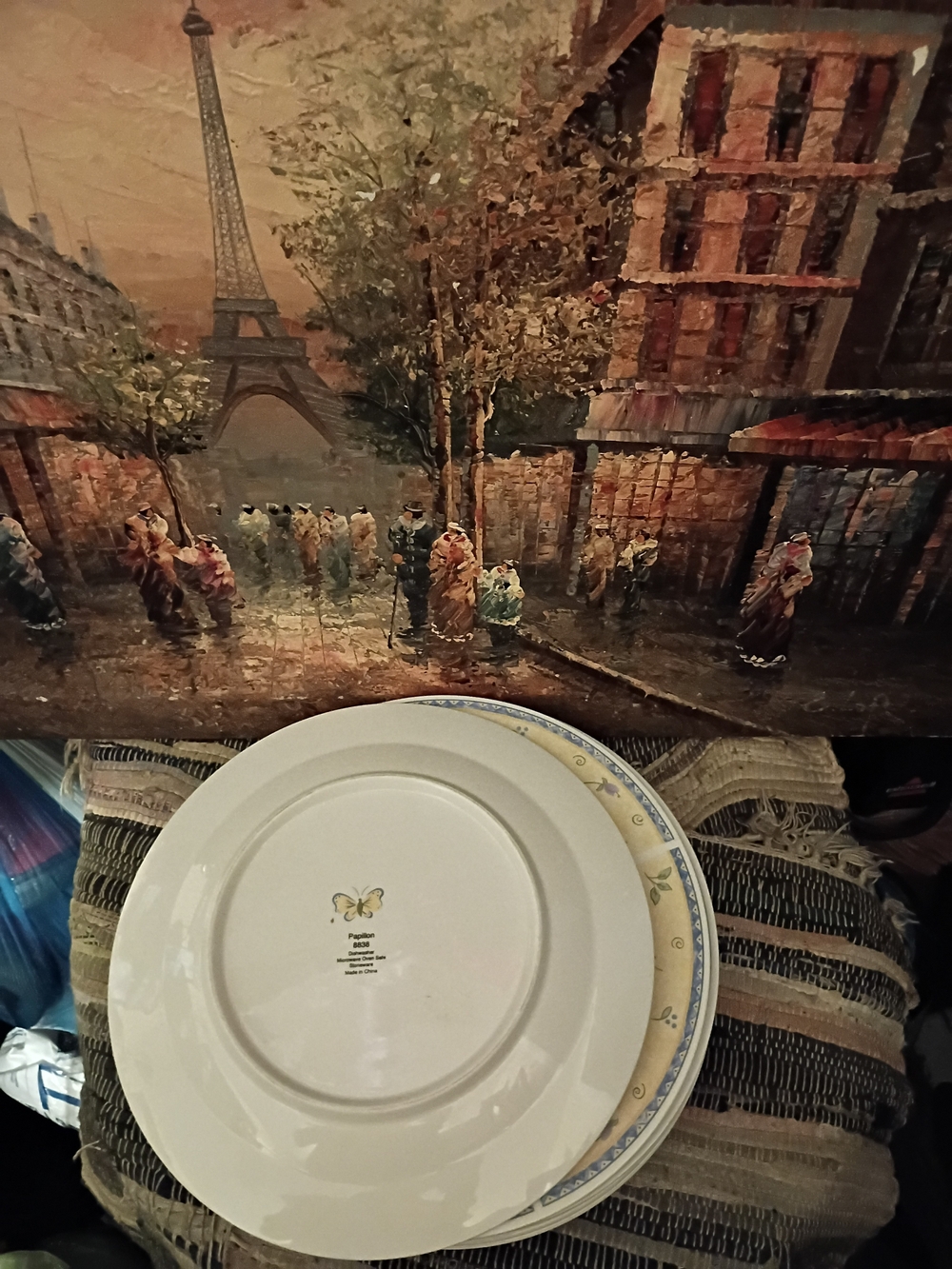 Classic White Ceramic Dinner Plate with Subtle Blue and Cream Accent